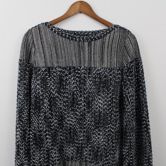⬇️$35 Barcelona Black & Gray Long Sleeve Sweater - Picture 2 of 12